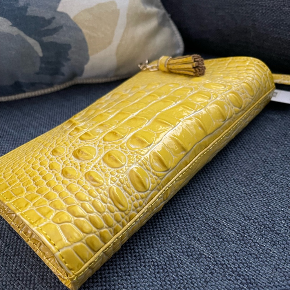 Brahmin | Sunflower Millie Wristlet - Picture 5 of 9